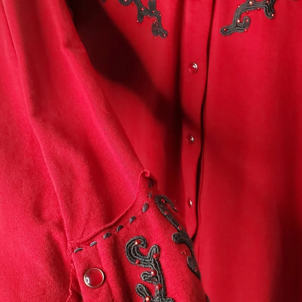 Double D Ranch Red Jewel Rhinestone Detailed longsleeve Button Down Top MEDIUM - Picture 8 of 10